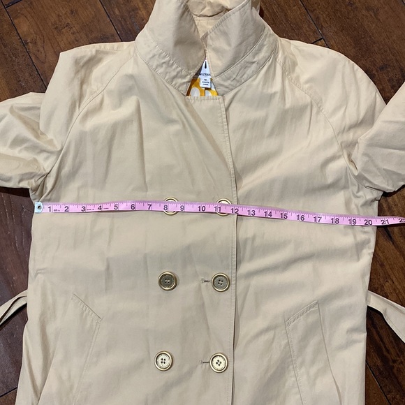 Isaac Mizrahi Live Tan Trench Coat Size Medium - Picture 9 of 11